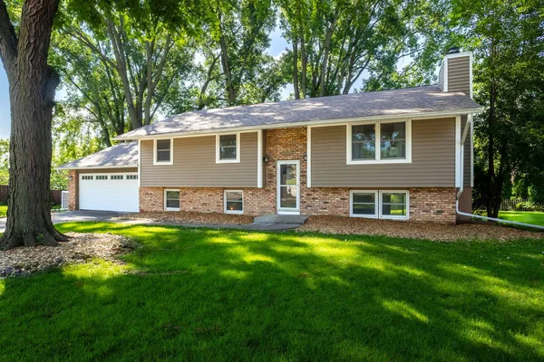 $309,900 | 1145 Utica Ridge Court, Bettendorf, IA 52722