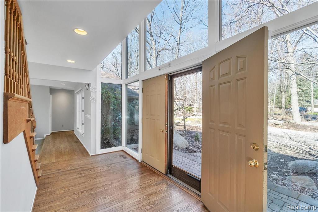 34412 Quaker Valley Road Farmington Hills, MI 48331 - Photo 7 of 57