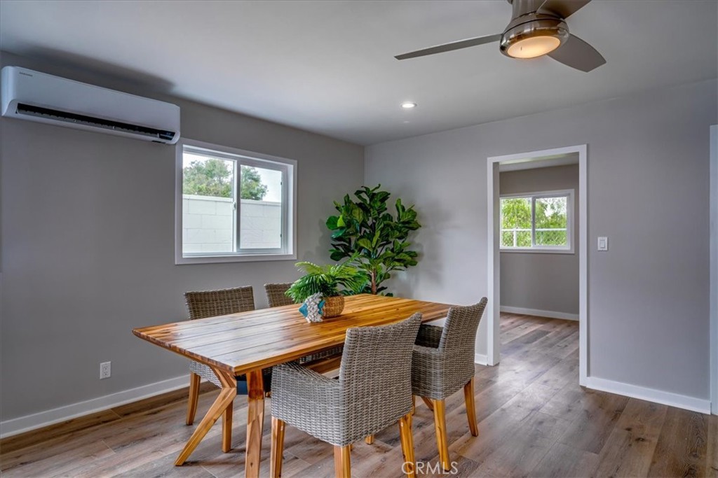 323 Culver Boulevard Playa del Rey, CA 90293 - Photo 27 of 58 a dining room with furniture and window