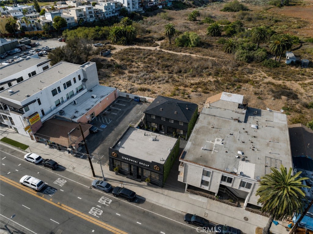 323 Culver Boulevard Playa del Rey, CA 90293 - Photo 5 of 58 an aerial view of a house with a yard