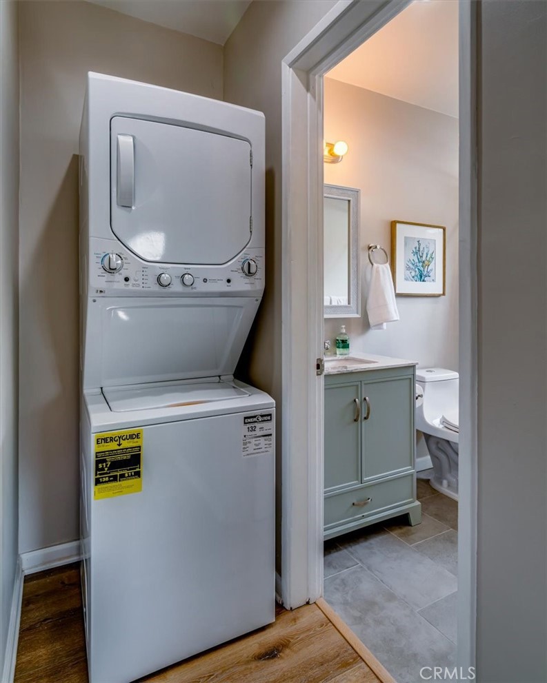 323 Culver Boulevard Playa del Rey, CA 90293 - Photo 58 of 58 a utility room with dryer and washer