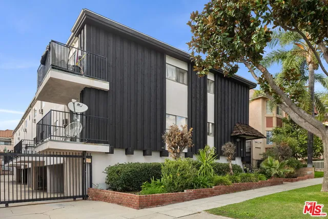 front view of house with a yard