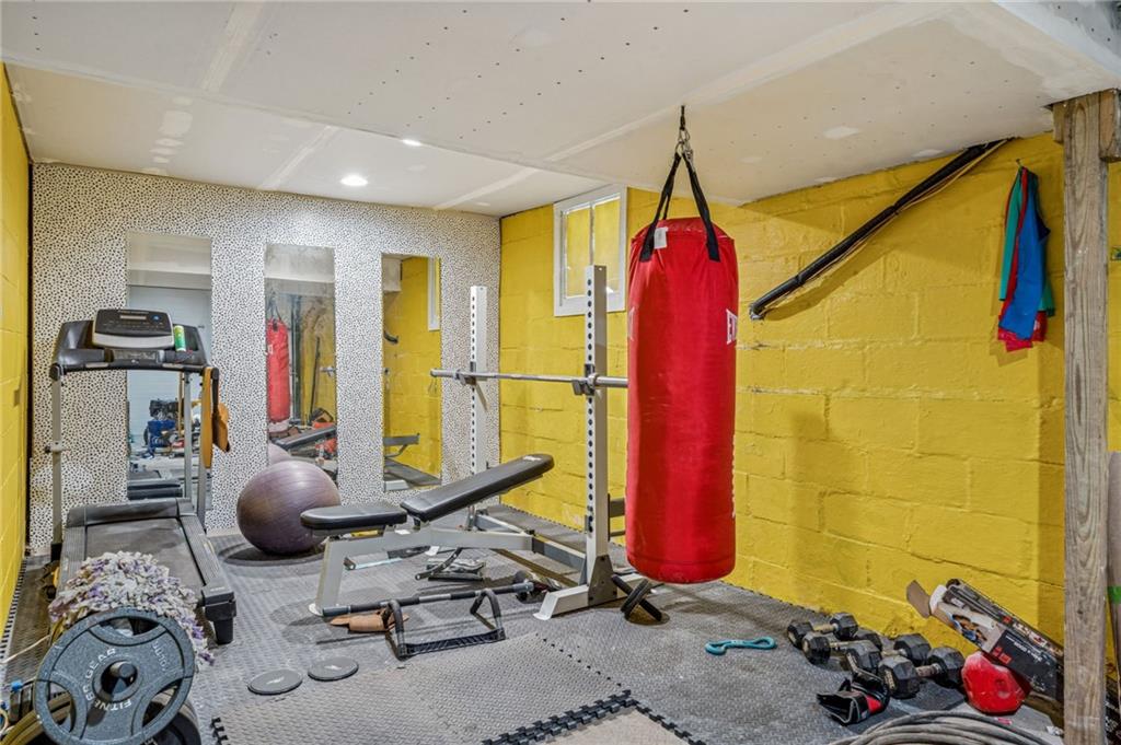 811 West Newton Road Greensburg, PA 15601 - Photo 28 of 43