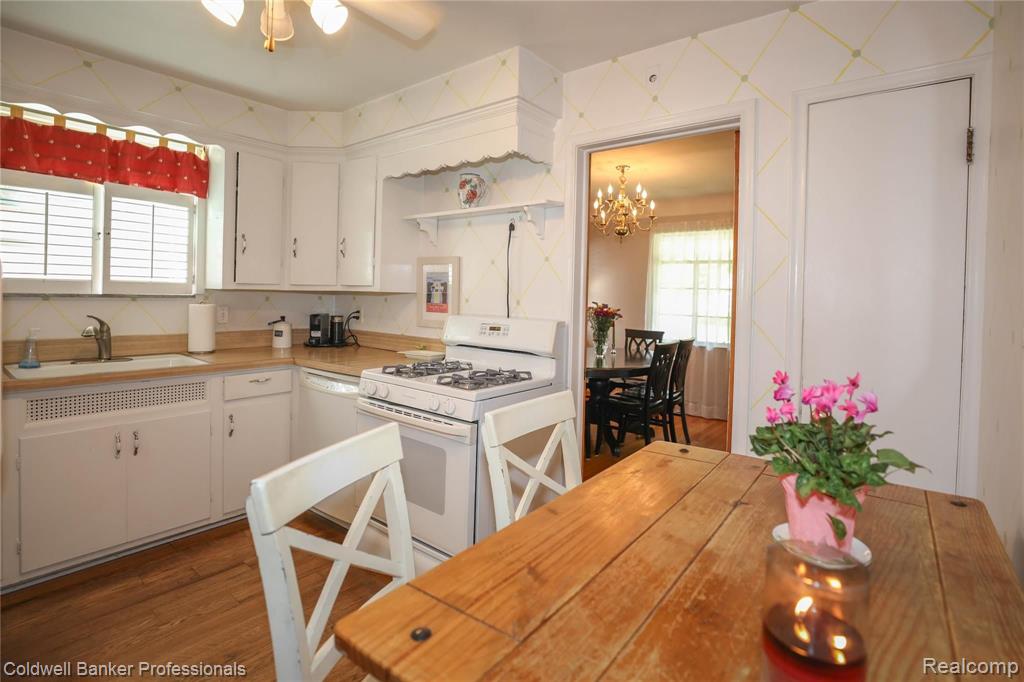 458 Moran Road Grosse Pointe Farms, MI 48236 - Photo 8 of 18
