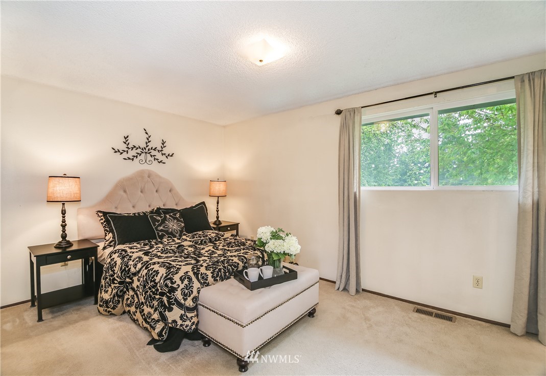 19018 196th Avenue Southeast Renton, WA 98058 - Photo 12 of 25 Gallery Image 12