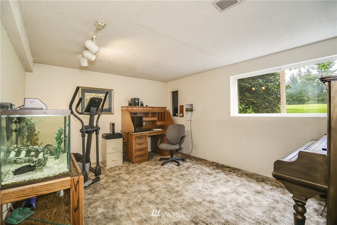 19018 196th Avenue Southeast Renton, WA 98058 - Photo 21 of 25 Gallery Image 21