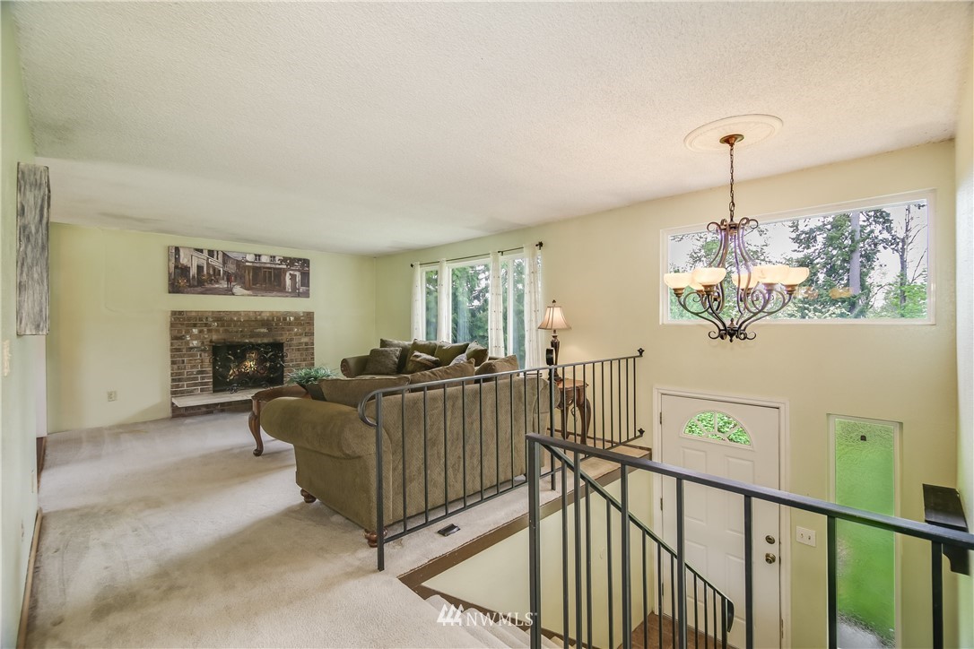 19018 196th Avenue Southeast Renton, WA 98058 - Photo 5 of 25 Gallery Image 5