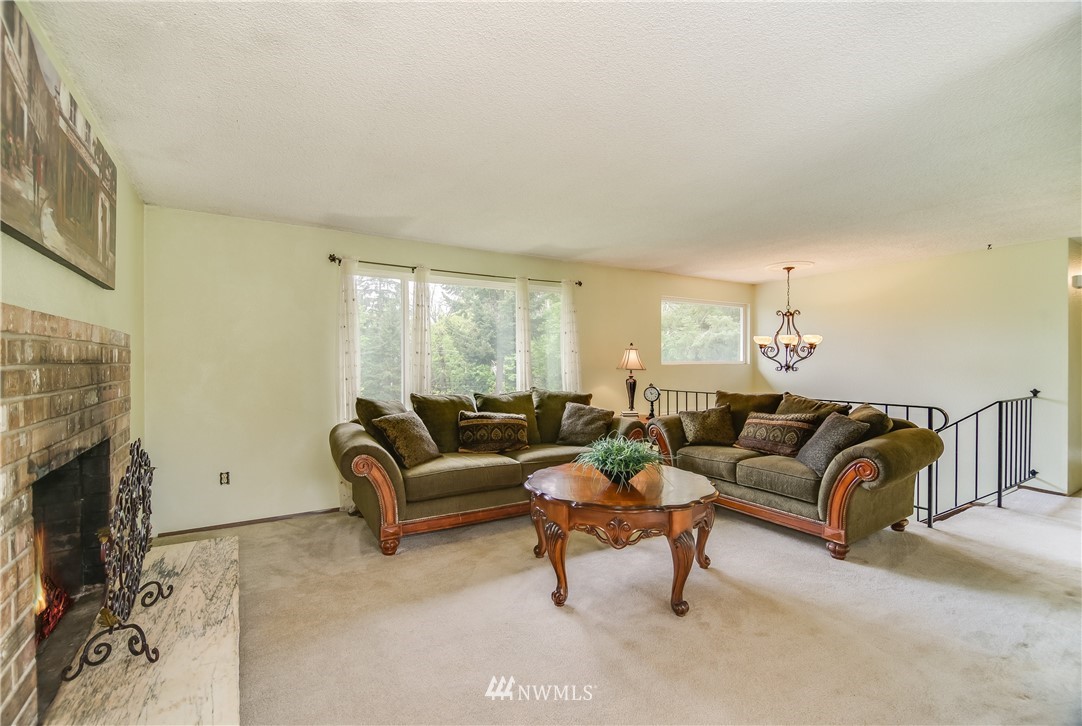 19018 196th Avenue Southeast Renton, WA 98058 - Photo 6 of 25 Gallery Image 6