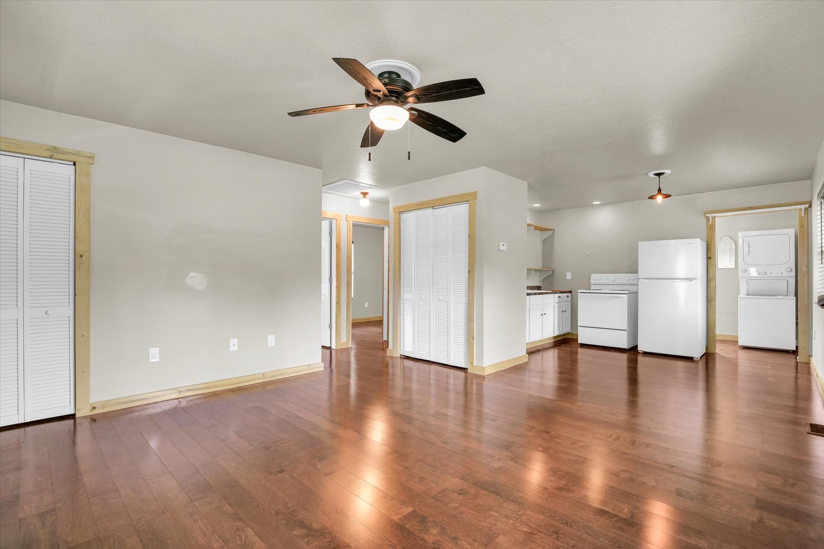 521 North McClellan Street Sullivan, IL 61951 - Photo 9 of 27