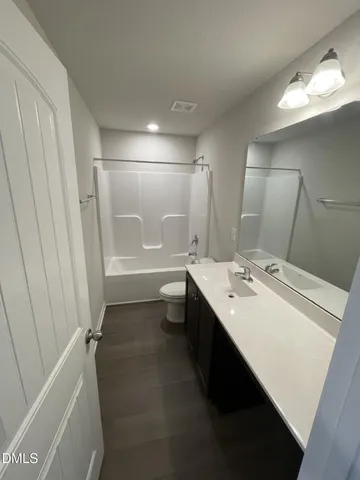 a view of empty room with window