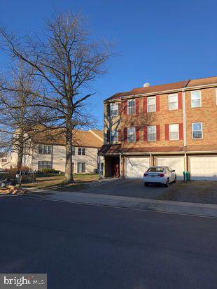 135 Chaucer Road Mount Laurel, NJ 08054 - Photo 1 of 7