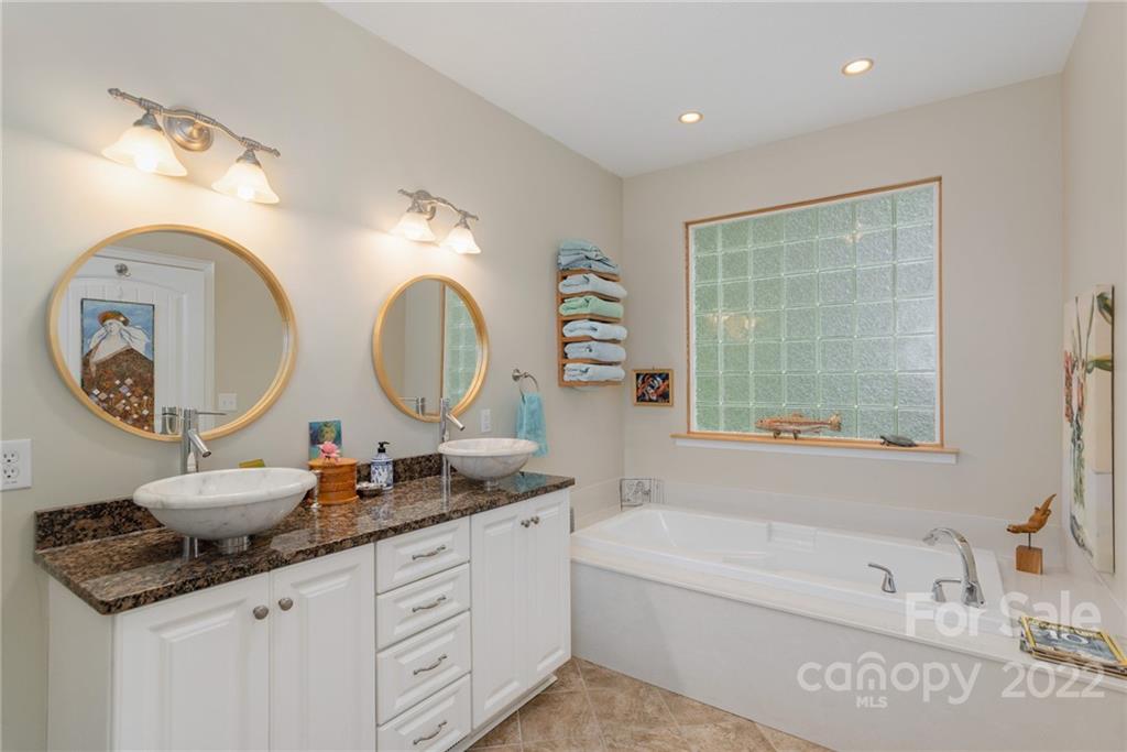 941 Deerlake Road Brevard, NC 28712 - Photo 24 of 43 Gallery Image 24