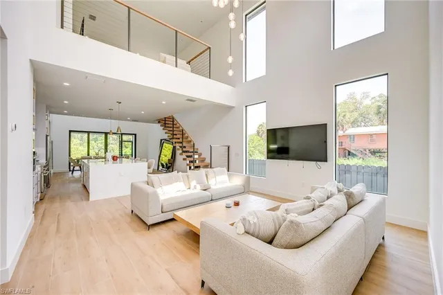 $1,825,000 | 3384 Canal Street, Naples, FL 34112