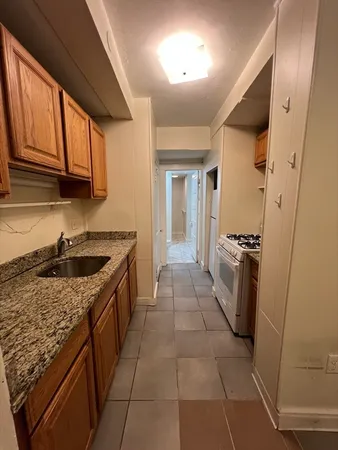 $2,950 | 187 Winthrop Road, Unit 1A, Brookline, MA 02445