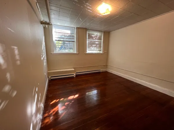 $2,950 | 187 Winthrop Road, Unit 1A, Brookline, MA 02445