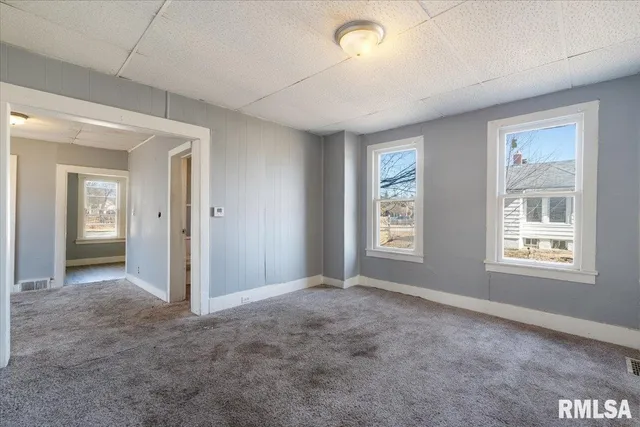 $75,000 | 2947 13th Avenue, Rock Island, IL 61201