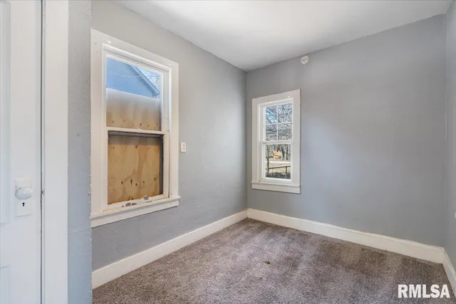 $75,000 | 2947 13th Avenue, Rock Island, IL 61201