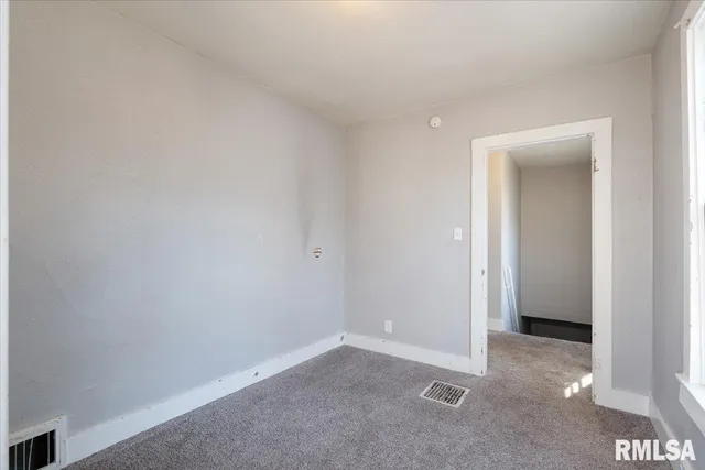 $75,000 | 2947 13th Avenue, Rock Island, IL 61201