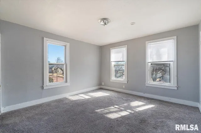 $75,000 | 2947 13th Avenue, Rock Island, IL 61201