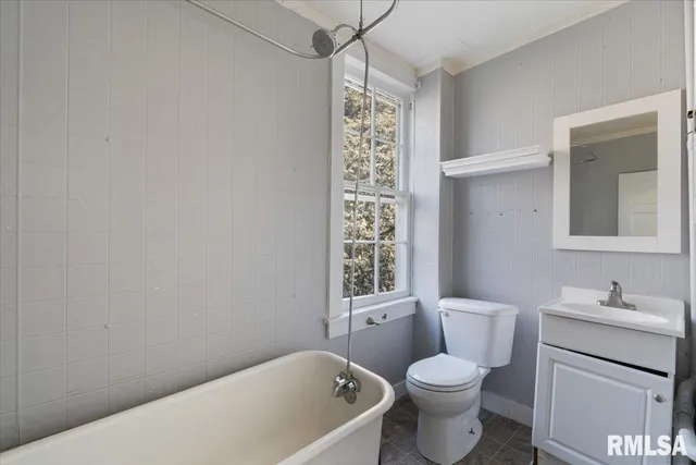 $75,000 | 2947 13th Avenue, Rock Island, IL 61201