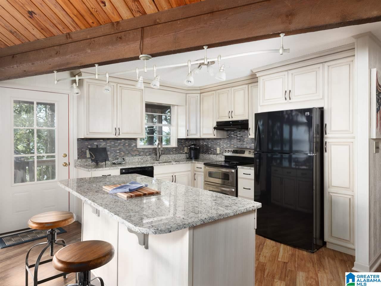 2225 Lands End Road Sylacauga, AL 35151 - Photo 8 of 24 Gallery Image 8