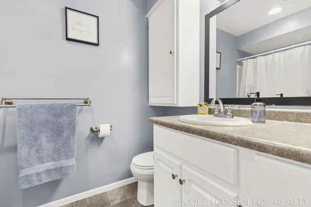 $150,000 | 2581 Ridgecroft Drive Southeast, Unit 302, Grand Rapids, MI 49546