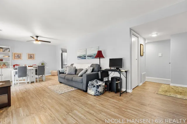 $150,000 | 2581 Ridgecroft Drive Southeast, Unit 302, Grand Rapids, MI 49546