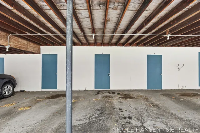 $150,000 | 2581 Ridgecroft Drive Southeast, Unit 302, Grand Rapids, MI 49546