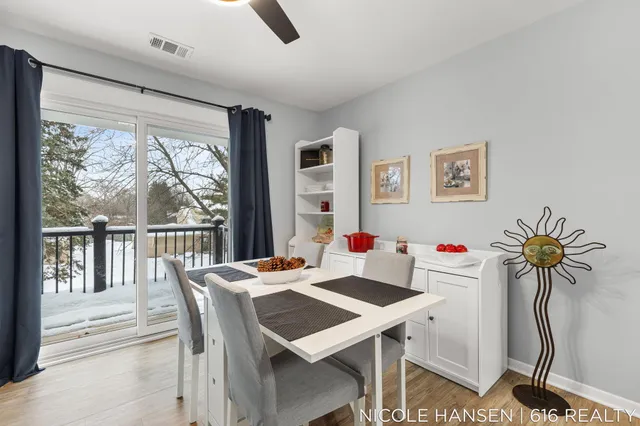 $150,000 | 2581 Ridgecroft Drive Southeast, Unit 302, Grand Rapids, MI 49546