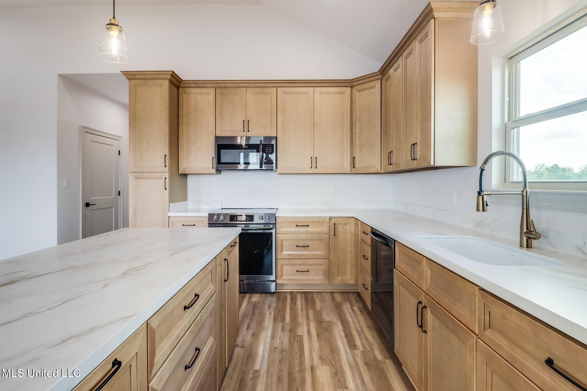 4022 Ceylon Street Bay St. Louis, MS 39520 - Photo 14 of 37 Photo May 30 2025, 11 14 04 AM (2)