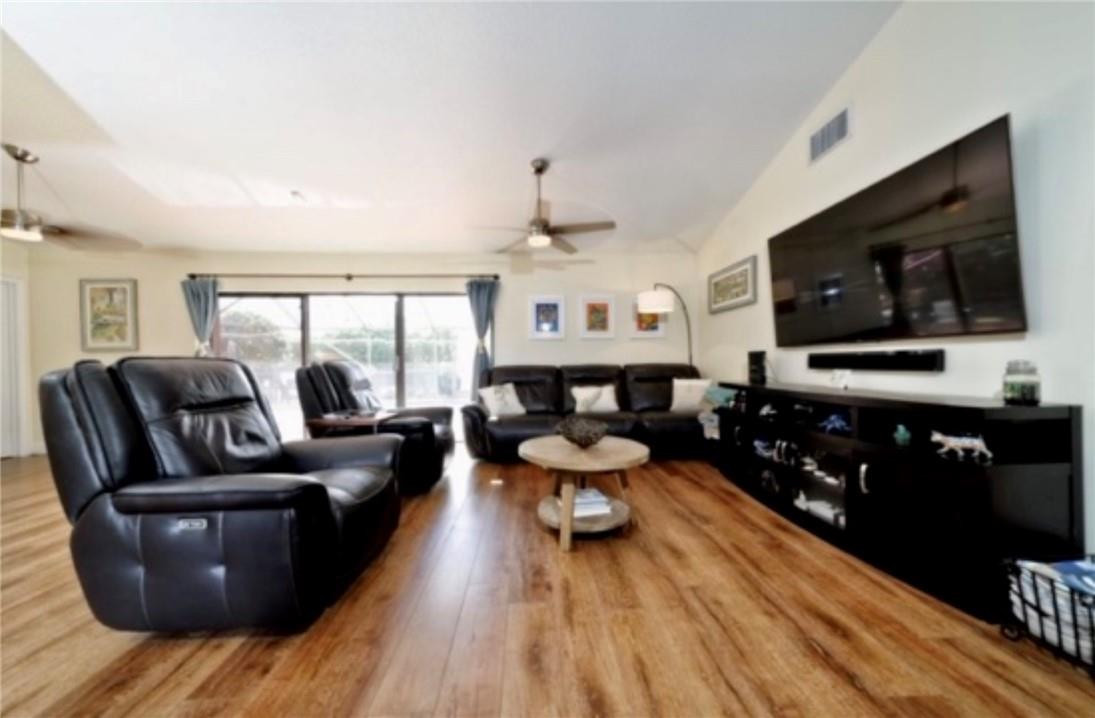 19630 Liberty Road Boca Raton, FL 33434 - Photo 5 of 20 Living room