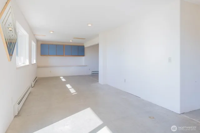 a view of utility room