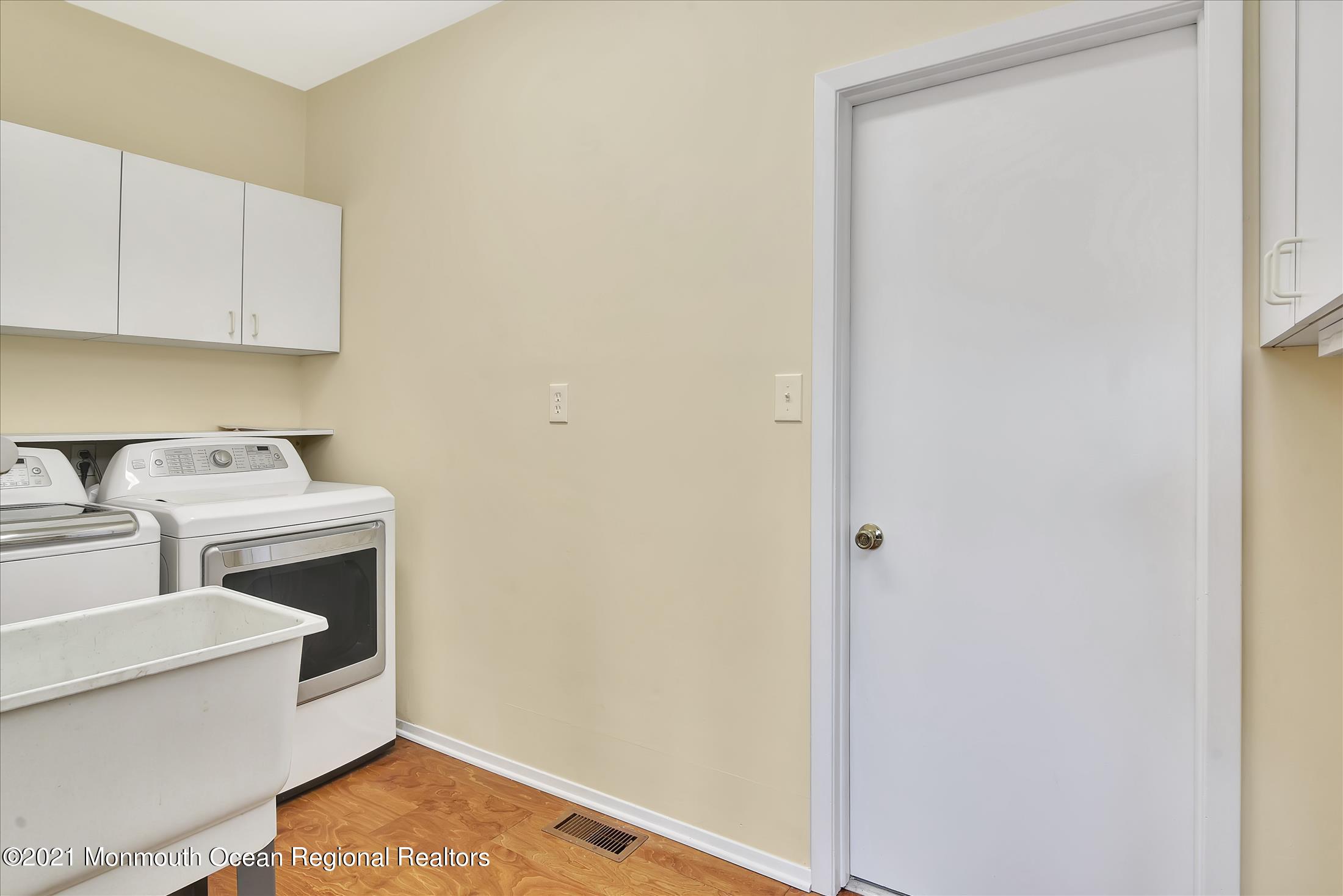 56 Burnt Tavern Road Brick, NJ 08724 - Photo 25 of 27 Laundry room