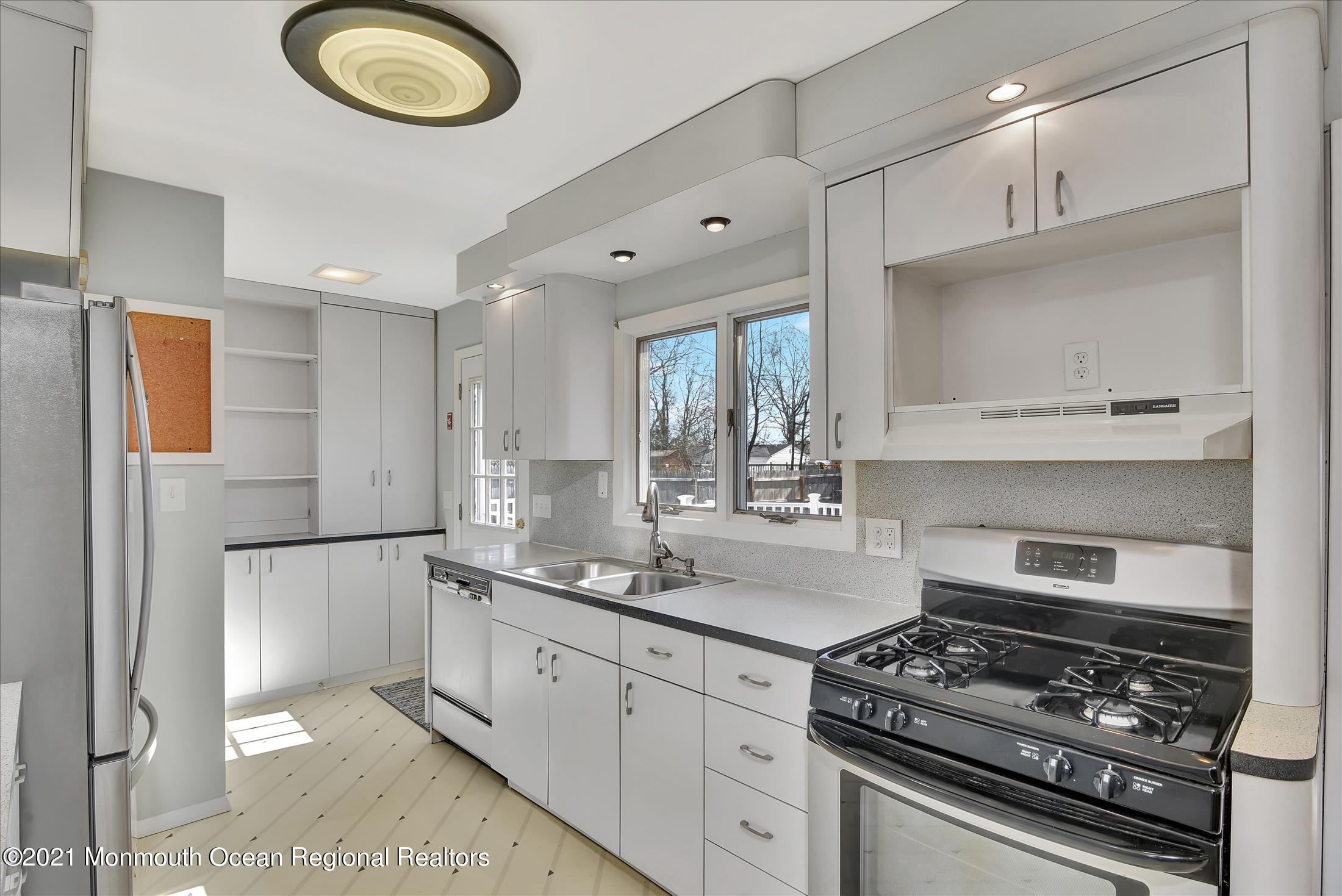 56 Burnt Tavern Road Brick, NJ 08724 - Photo 7 of 27 Light and airy kitchen