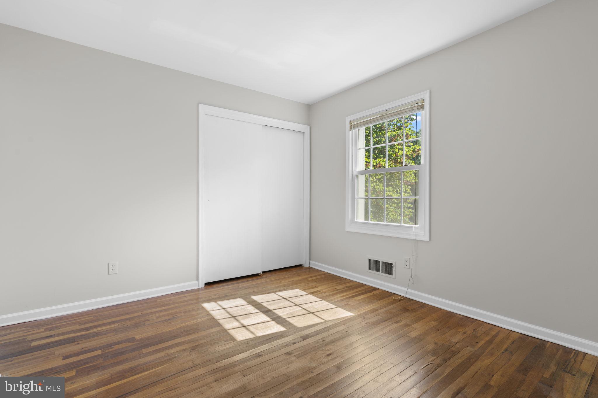 8221 Tory Road, Unit 150 Springfield, VA 22152 - Photo 19 of 36 Bright and airy room with natural light.