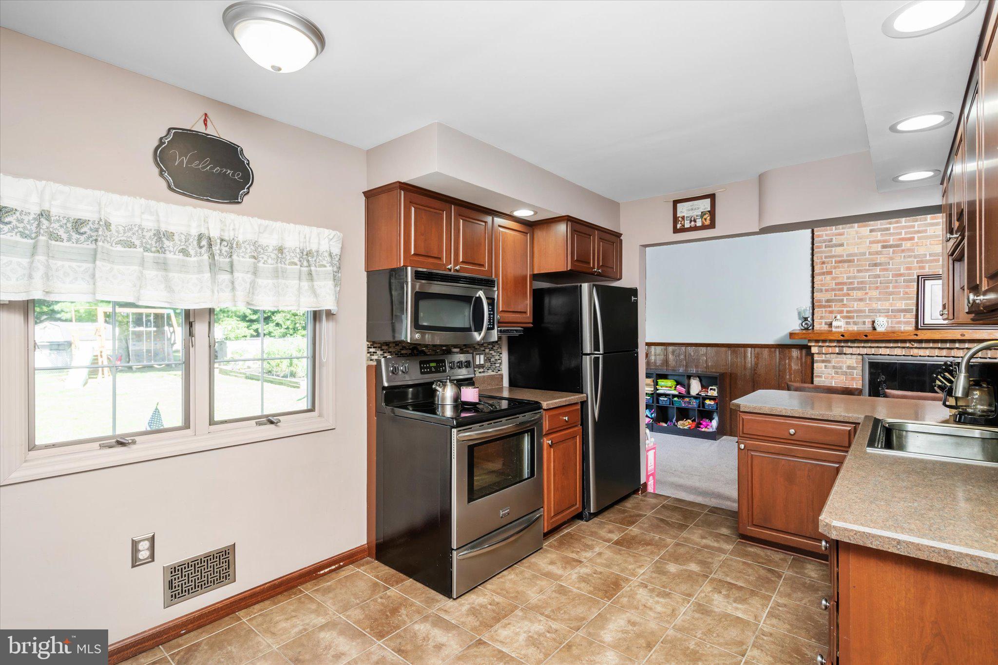 26 Albemarle Road Hamilton, NJ 08690 - Photo 8 of 36 Gallery Image 8