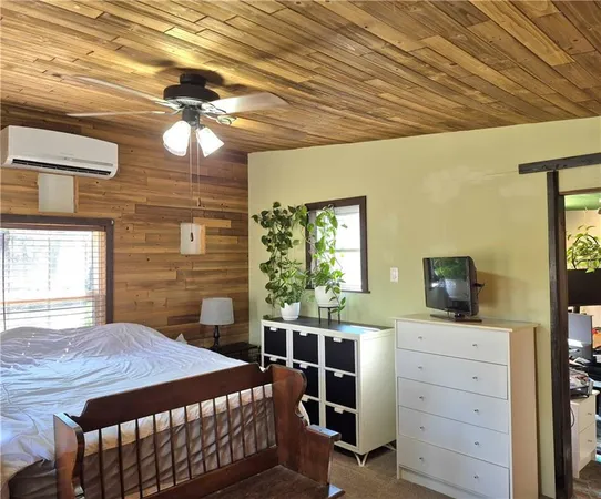 $199,000 | 17999 State Highway, Hermitage, MO 65668
