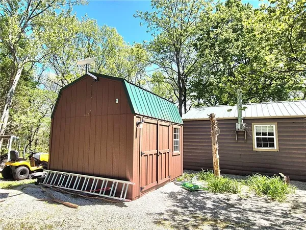 $199,000 | 17999 State Highway, Hermitage, MO 65668