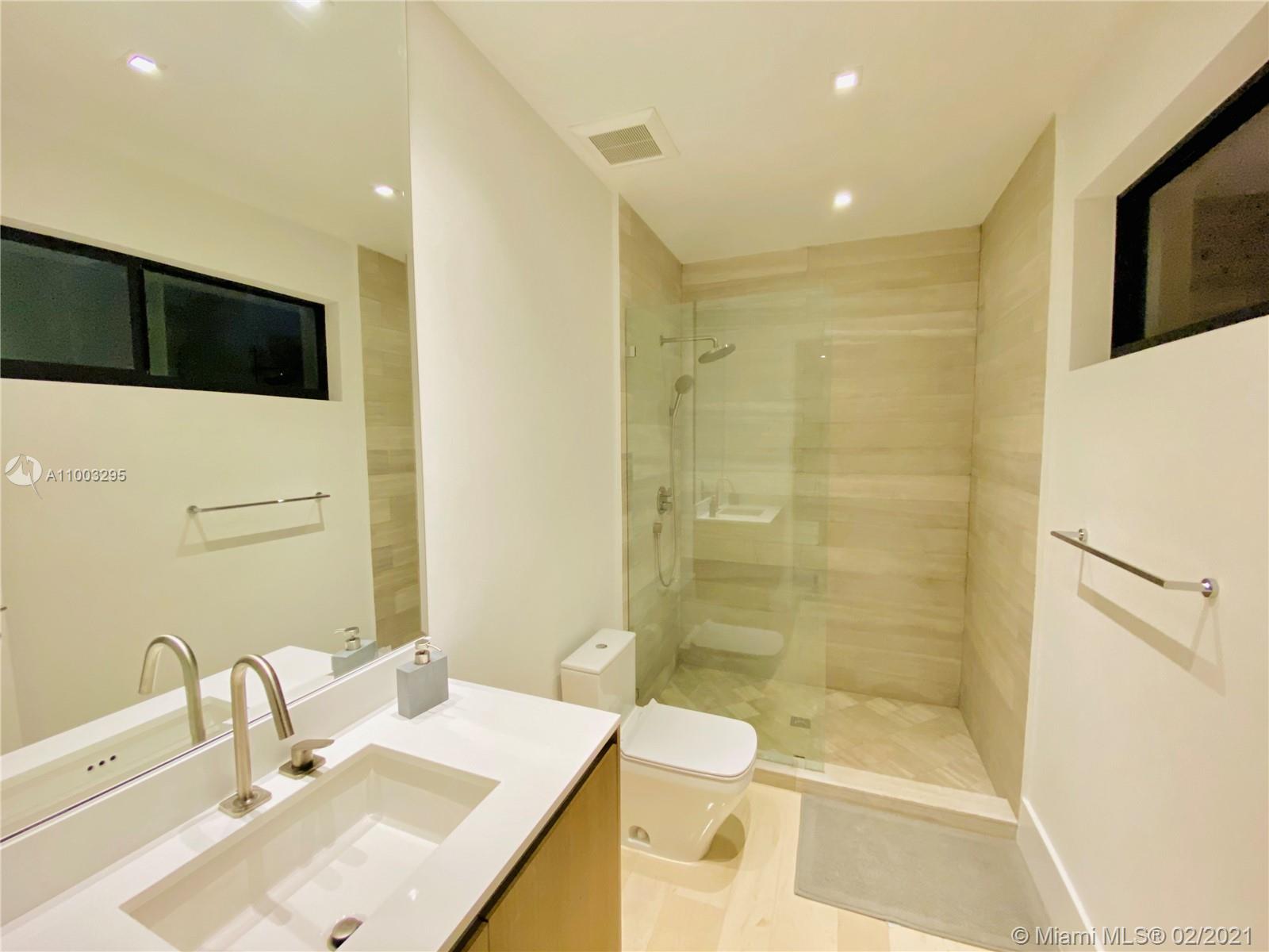 5191 Pine Tree Drive Miami Beach, FL 33140 - Photo 27 of 35