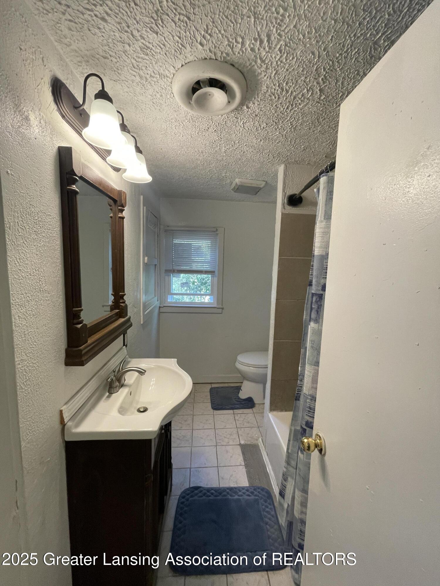 5100 Wexford Road Lansing, MI 48911 - Photo 15 of 21 20250919_161908512_iOS