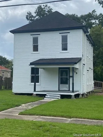 $89,900 | 215 West Nezpique Street, Jennings, LA 70546