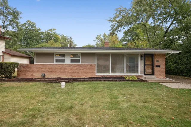 $2,100 | 29484 Spring Hill Drive, Southfield, MI 48076
