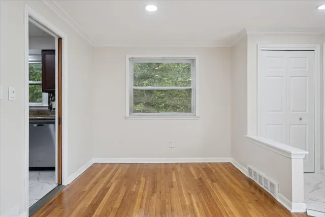 $2,100 | 29484 Spring Hill Drive, Southfield, MI 48076