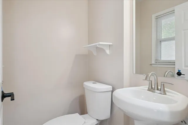 $2,100 | 29484 Spring Hill Drive, Southfield, MI 48076