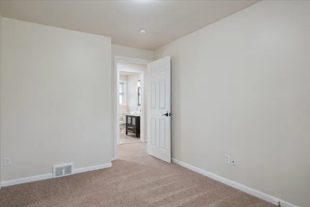 $2,100 | 29484 Spring Hill Drive, Southfield, MI 48076