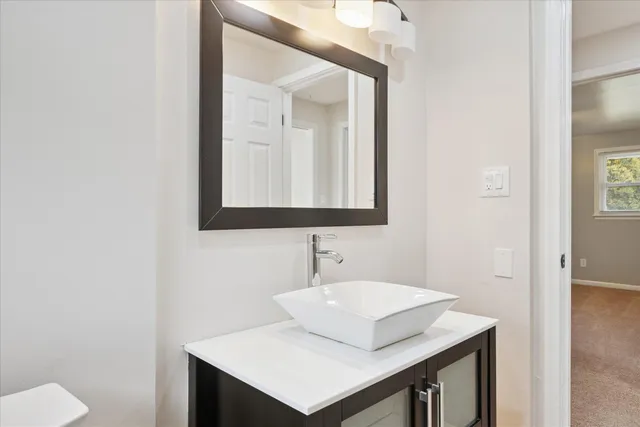 $2,100 | 29484 Spring Hill Drive, Southfield, MI 48076