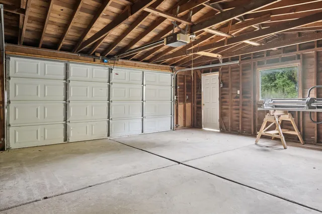 $2,100 | 29484 Spring Hill Drive, Southfield, MI 48076