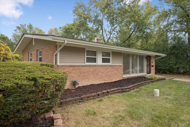 $2,100 | 29484 Spring Hill Drive, Southfield, MI 48076
