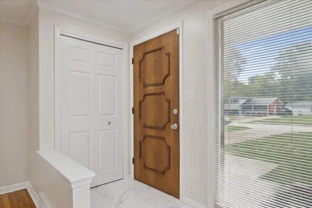 $2,100 | 29484 Spring Hill Drive, Southfield, MI 48076