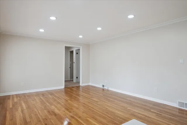 $2,100 | 29484 Spring Hill Drive, Southfield, MI 48076